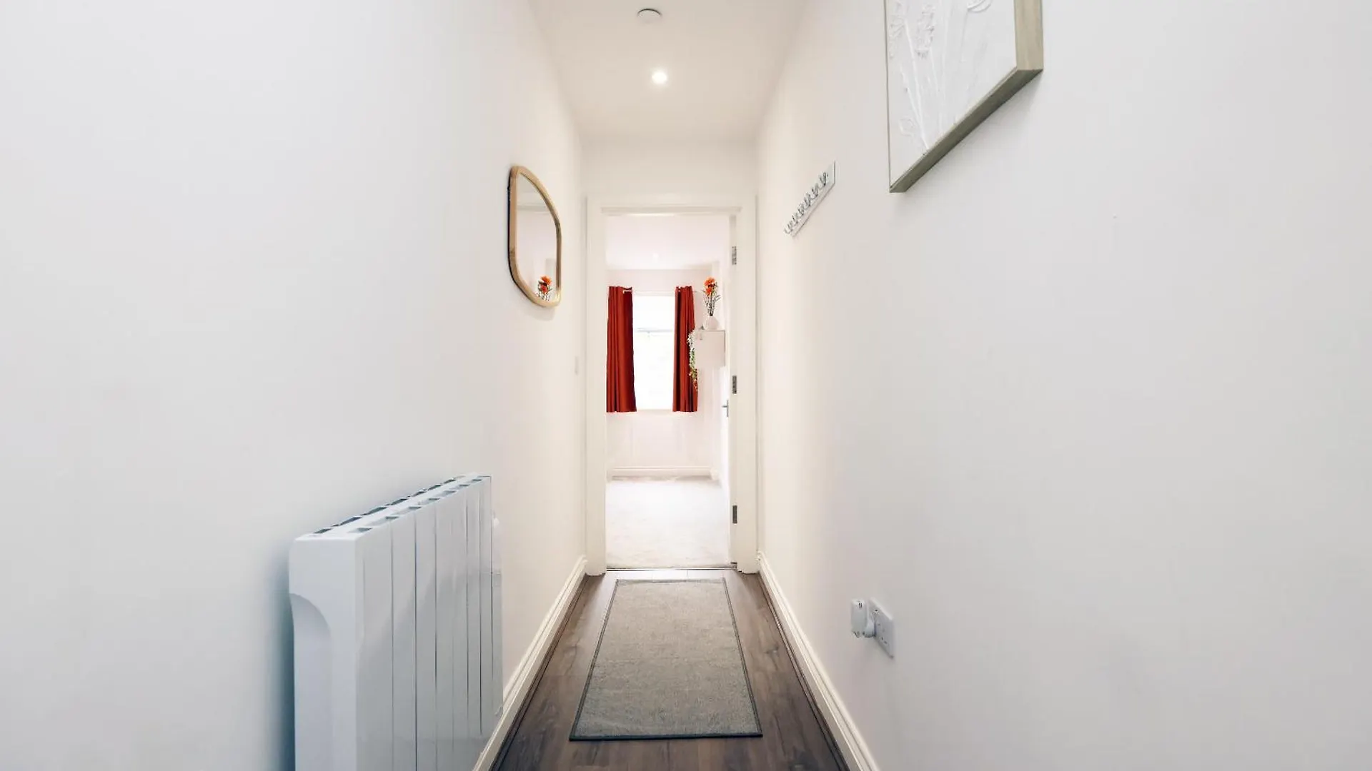 Large 2 Bed Central Apartment With Balcony And Private Parking Cardiff 0*,