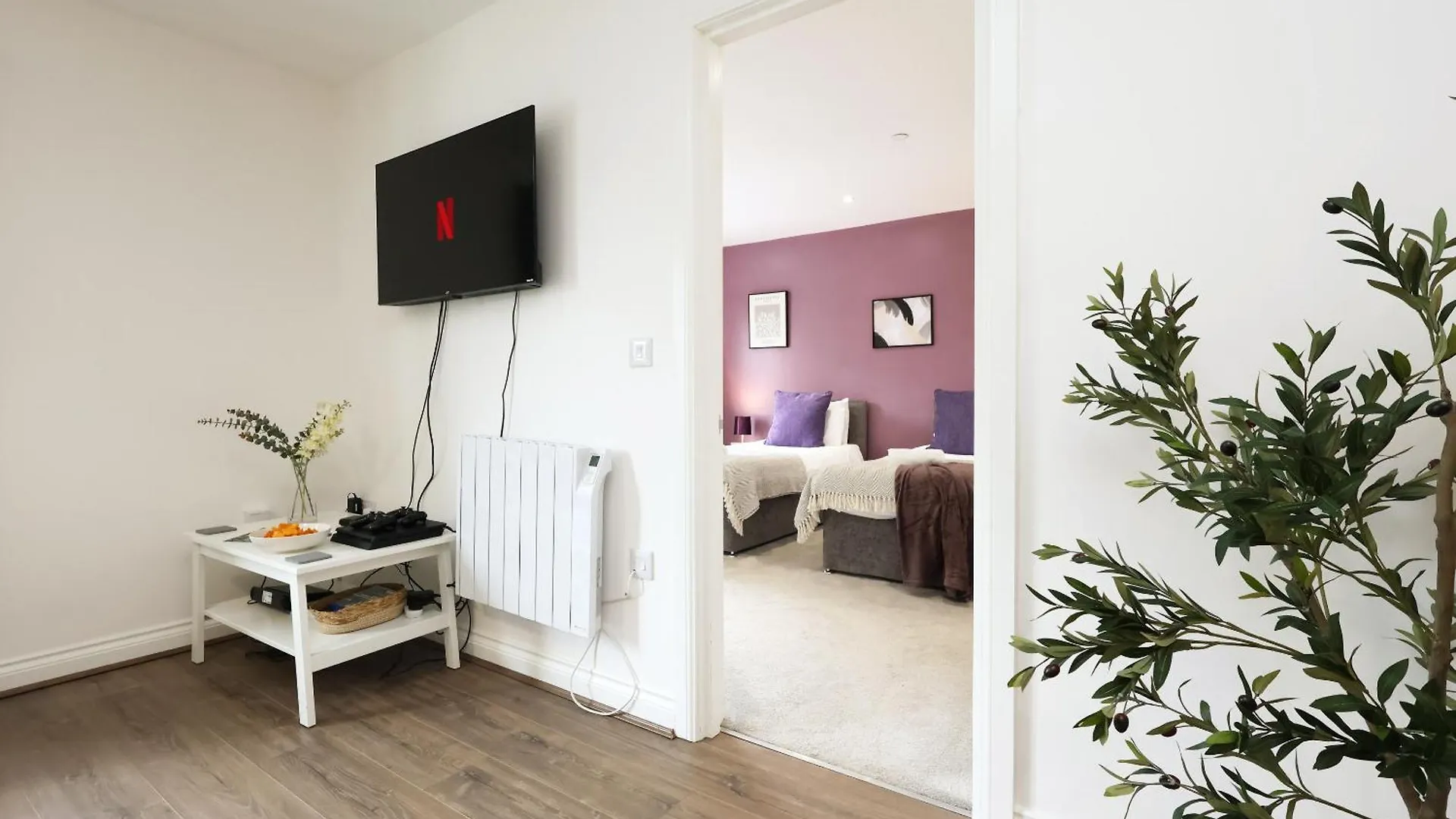 Large 2 Bed Central Apartment With Balcony And Private Parking Cardiff 0*,