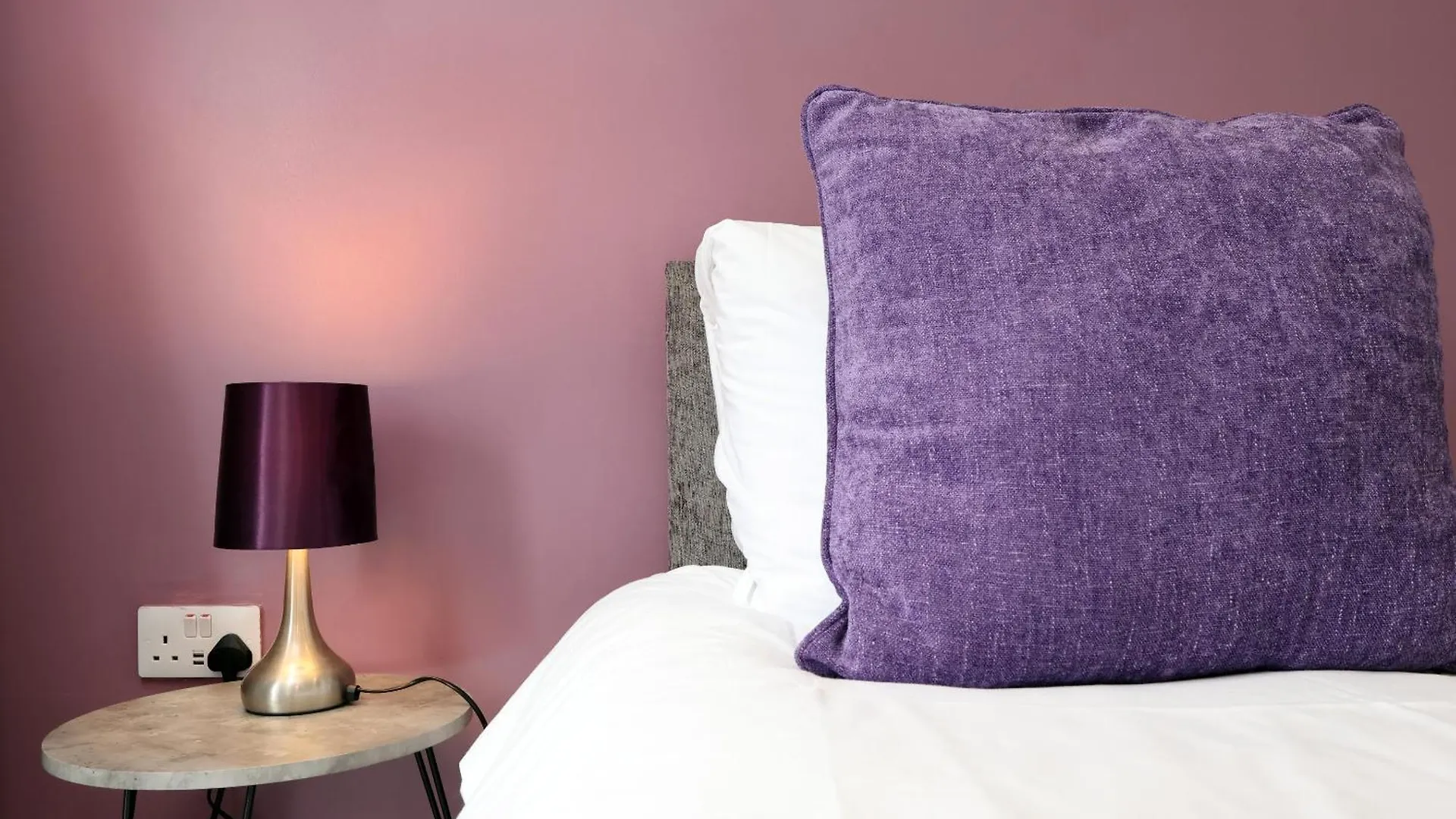 Large 2 Bed Central Apartment With Balcony And Private Parking Cardiff 0*,  United Kingdom