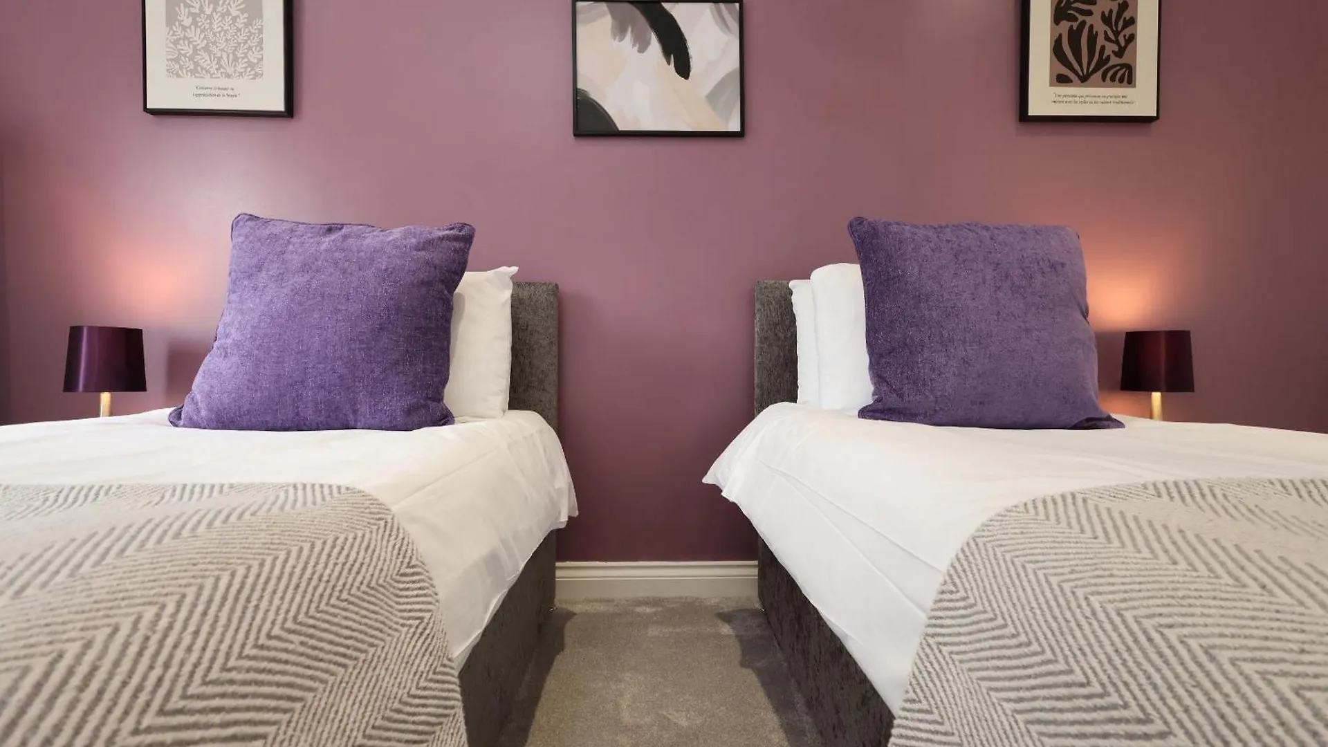 Large 2 Bed Central Apartment With Balcony And Private Parking Cardiff 0*,