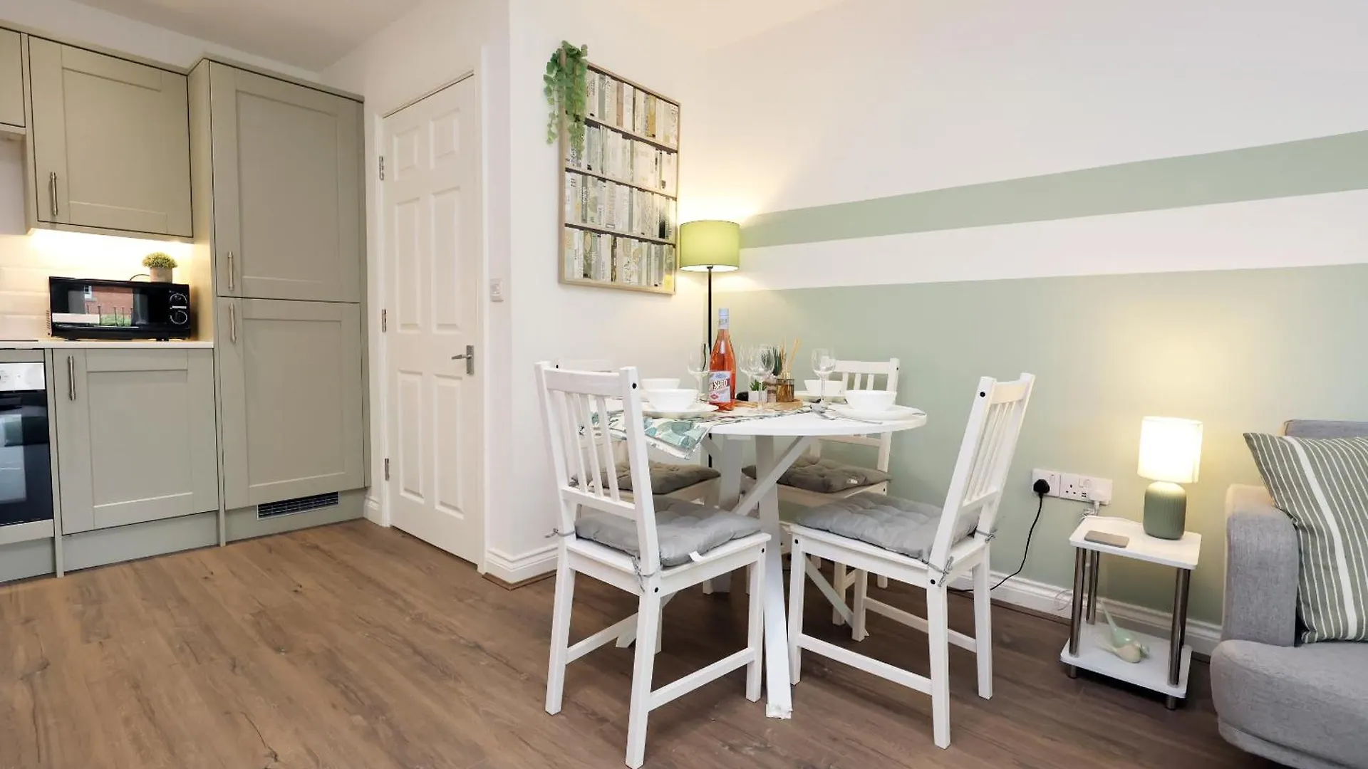 Holiday home Large 2 Bed Central Apartment With Balcony And Private Parking Cardiff United Kingdom